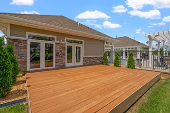 Outdoor yoga & fitness platform